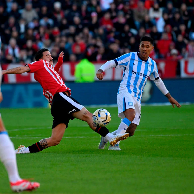 Escándalo arbitral en La Plata: 18 faltas para Estudiantes, 1 para Racing, y Racing ganó igual